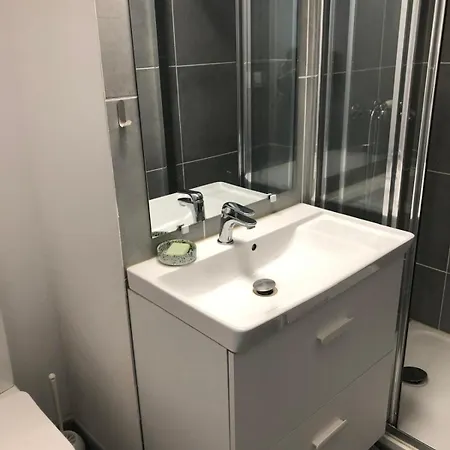 Appartement 2 Pieces Proche Du Metro